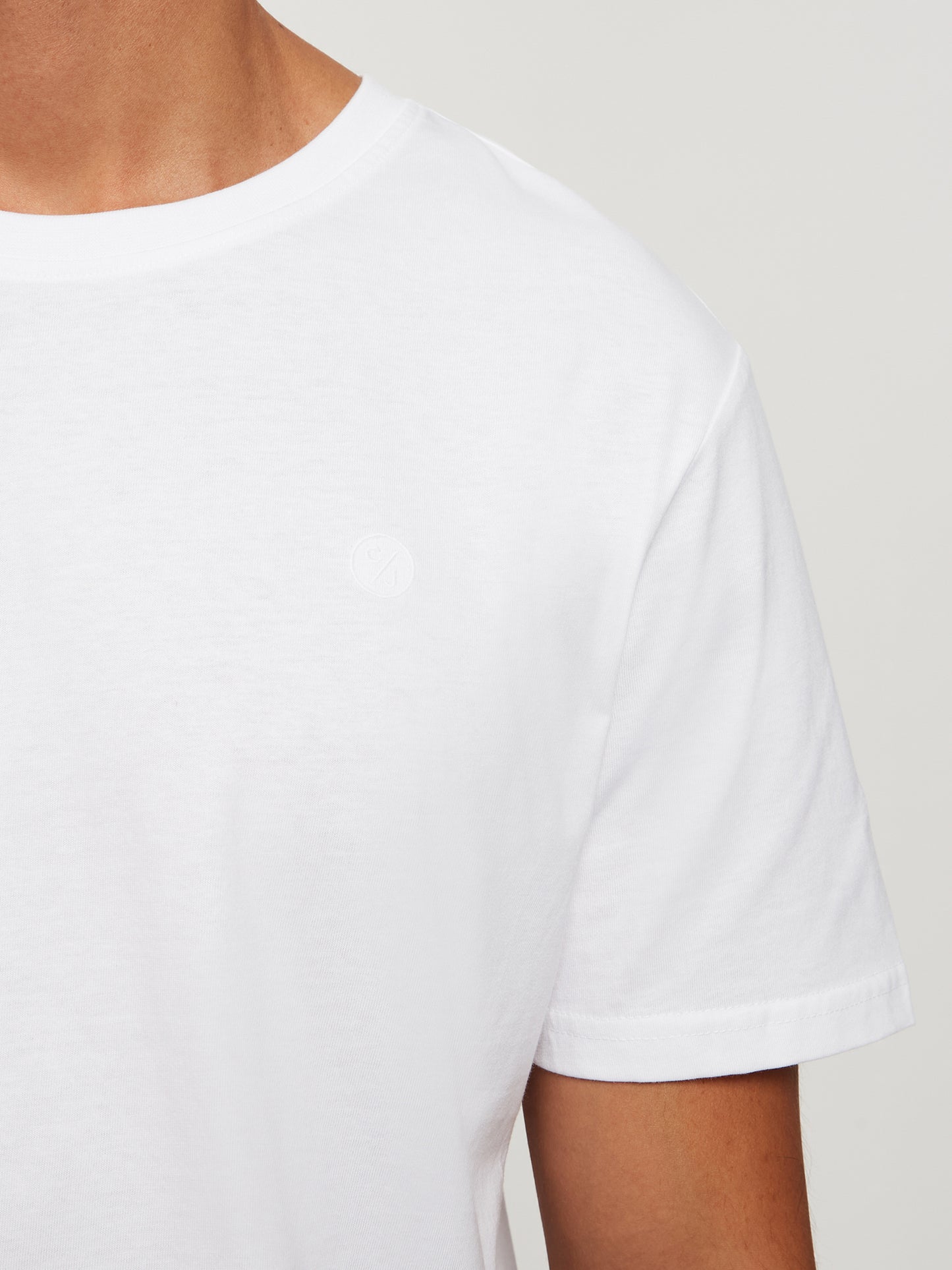 Basic Herren T-Shirt in weiß