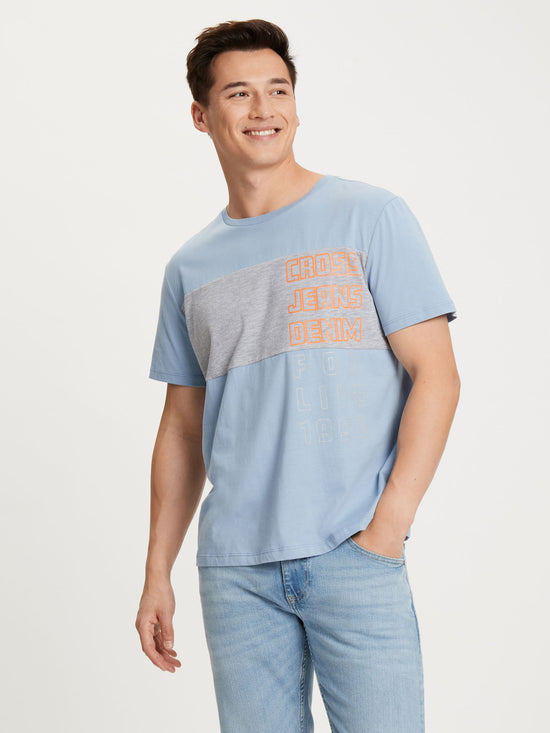 Men's regular T-shirt with label print indigo.