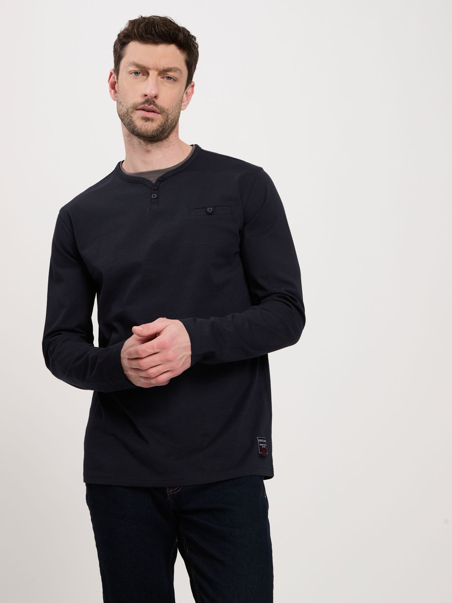 Men's long-sleeved polo shirt with breast pocket in navy blue