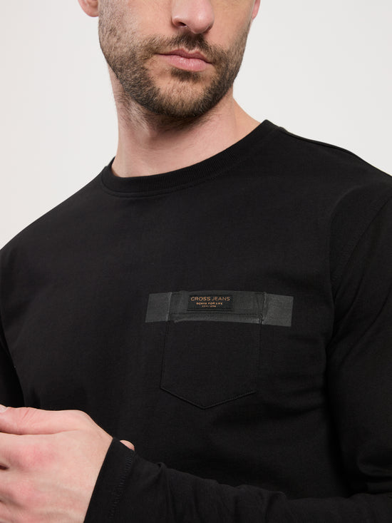 Men's long-sleeved shirt with logo print and breast pocket in black