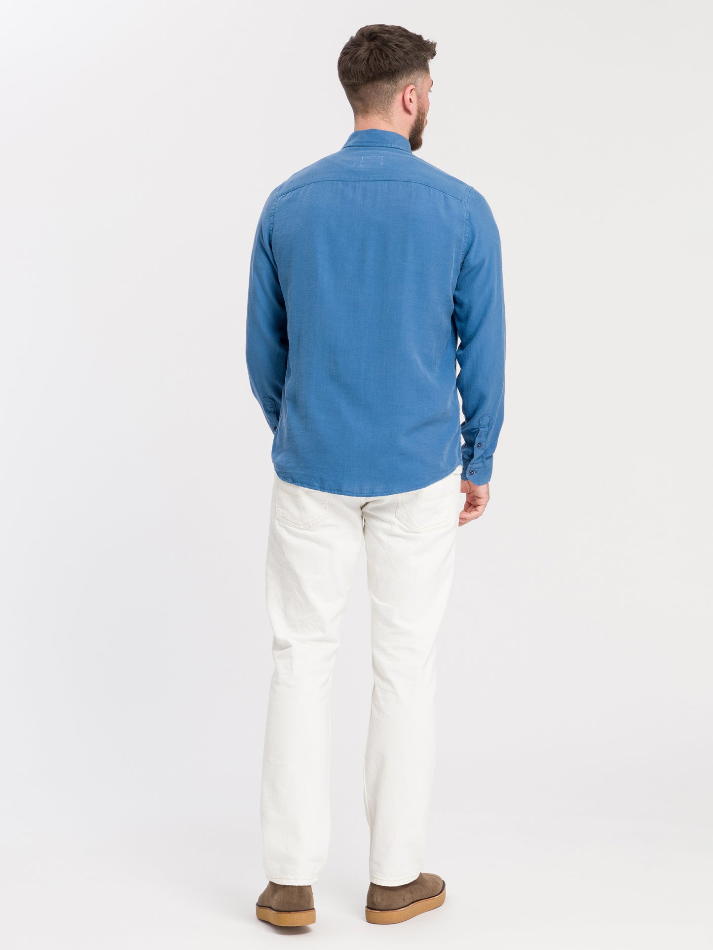 Men's regular long-sleeved shirt with blue patterned collar