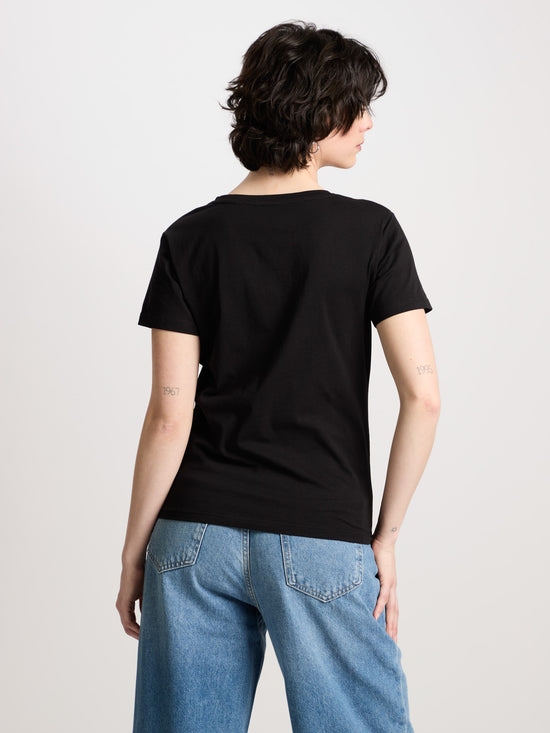 Damen Regular T-Shirt mit V-Ausschnitt schwarz.