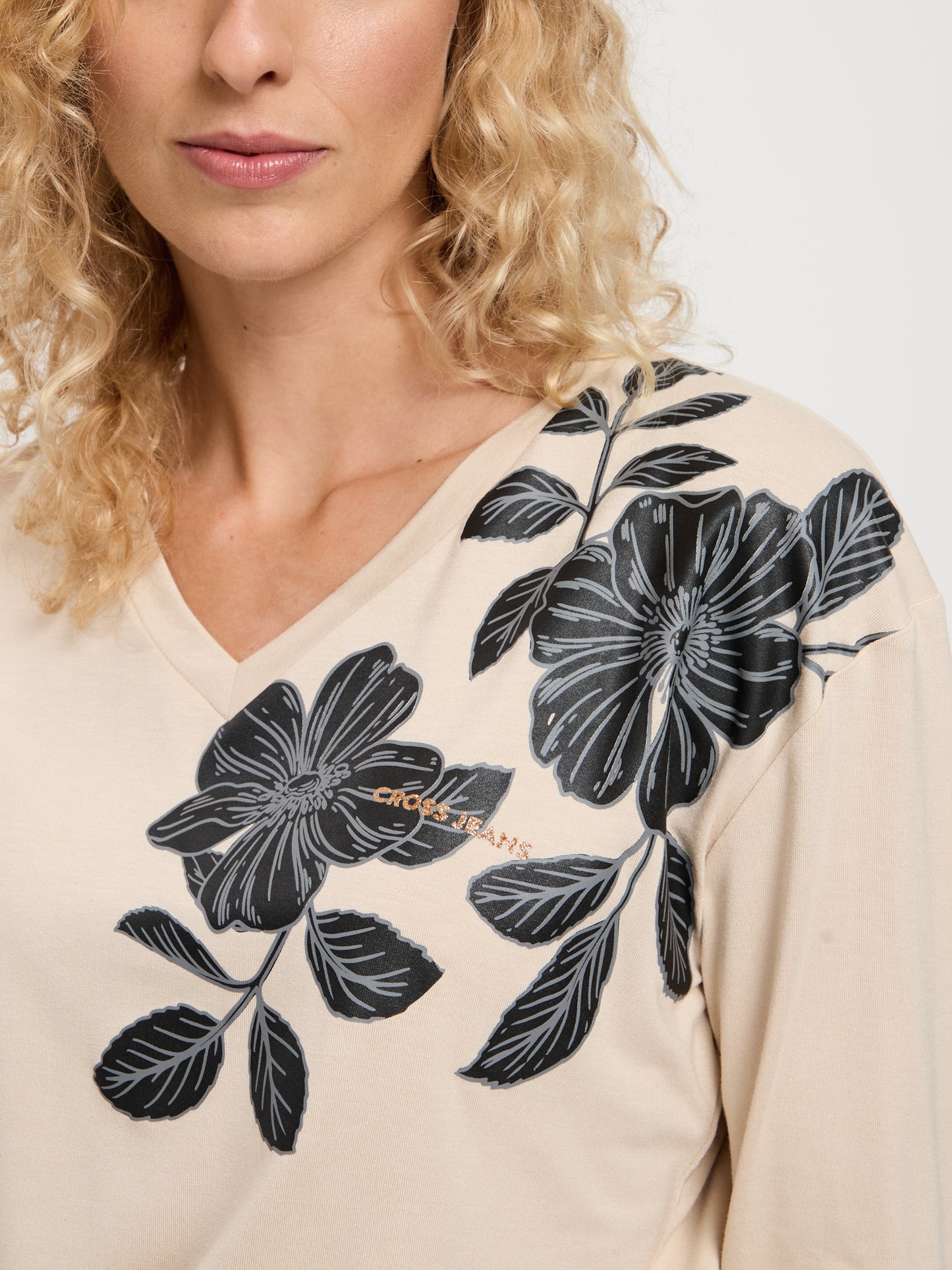 Damen Regular Langarmshirt mit V-Ausschnitt und floralem Print steinfarben