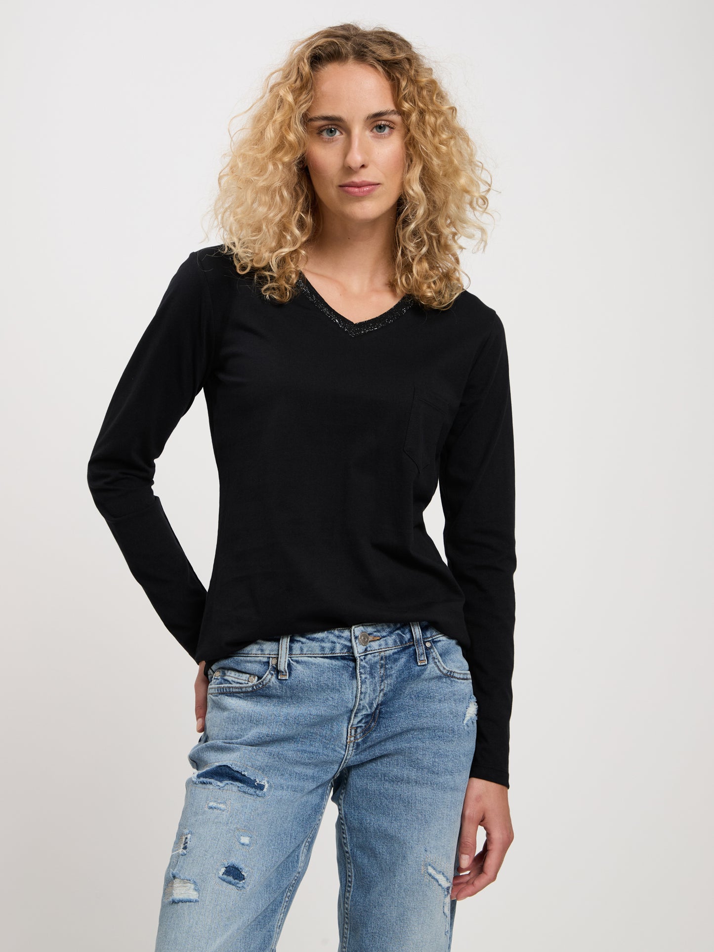 Damen Regular Langarmshirt mit Brusttasche und Glitzer-Detail schwarz