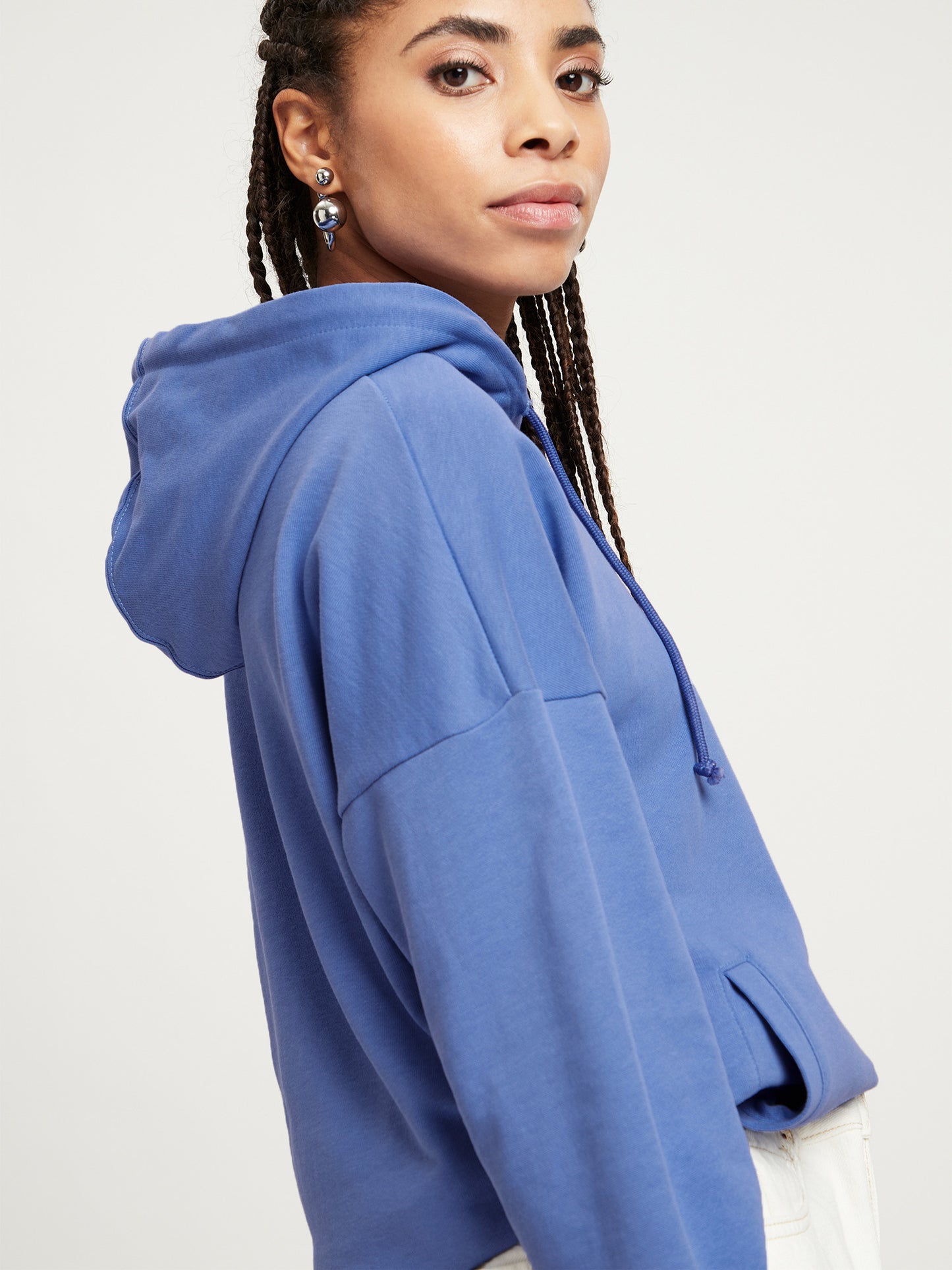 Women's regular hoodie with two pockets, blue.