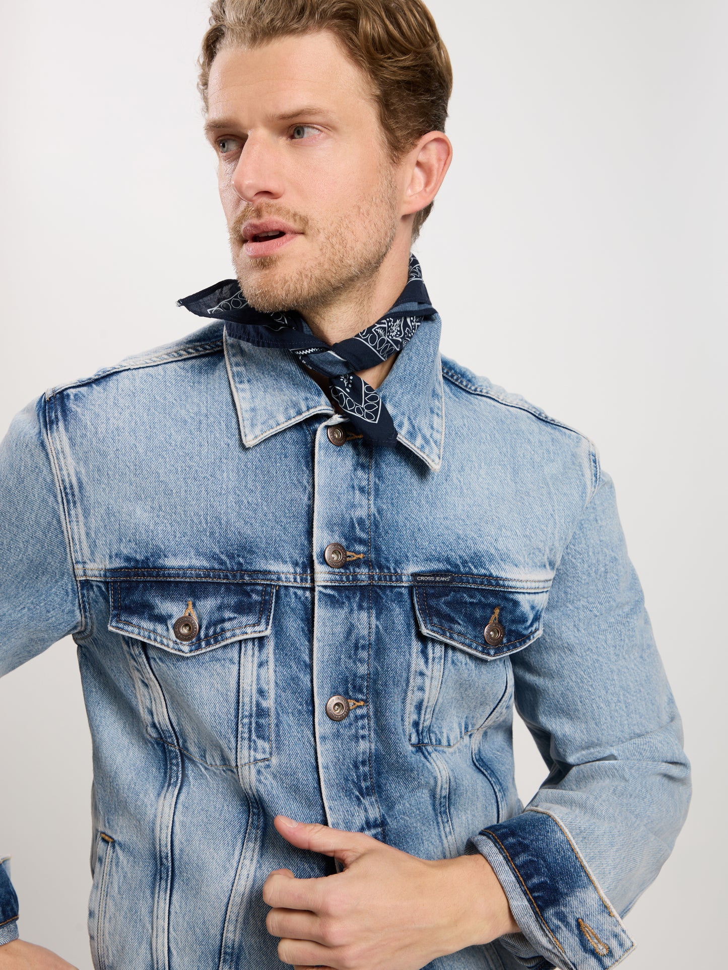 Men's regular denim jacket in light blue