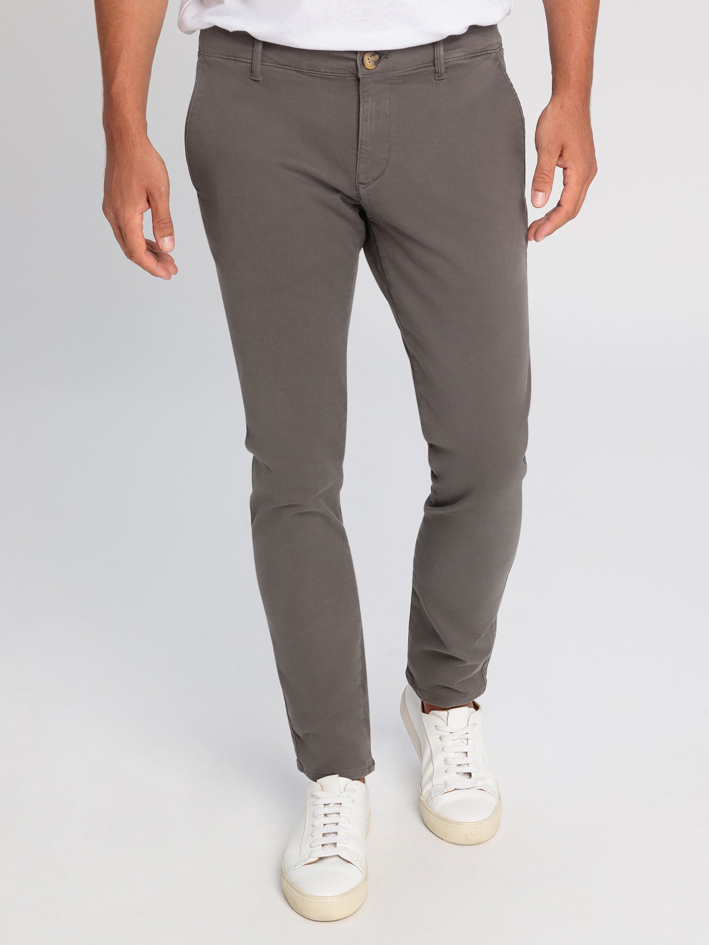 Men's slim tapered fit chinos in anthracite