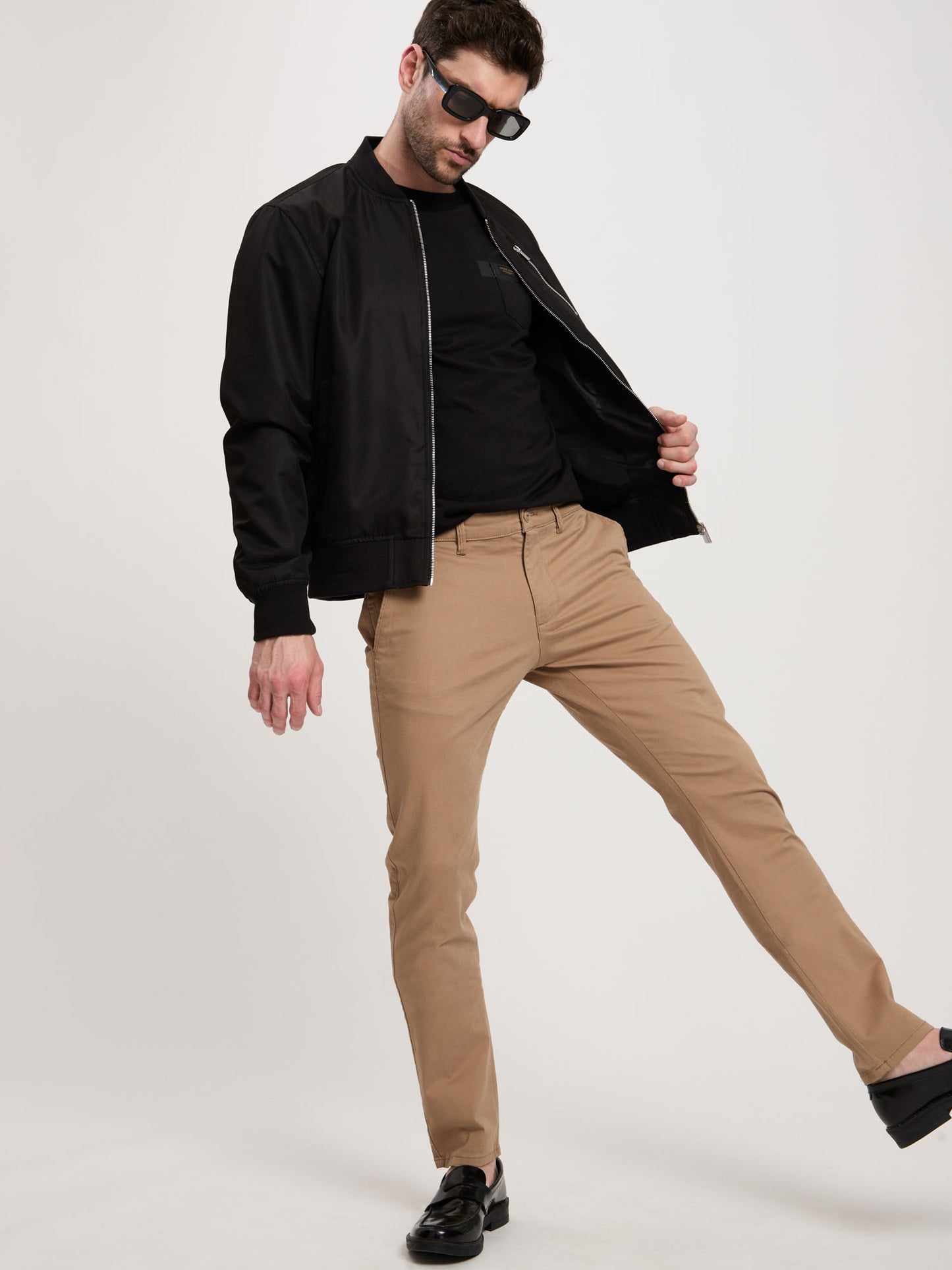 Men's chinos slim tapered fit camel.