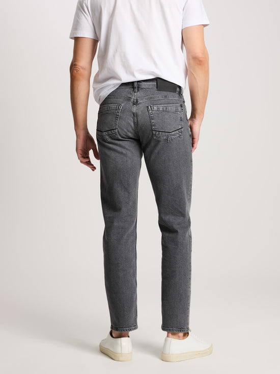 Antonio Herren Jeans Relaxed Fit Regular Waist Straight Leg grau.