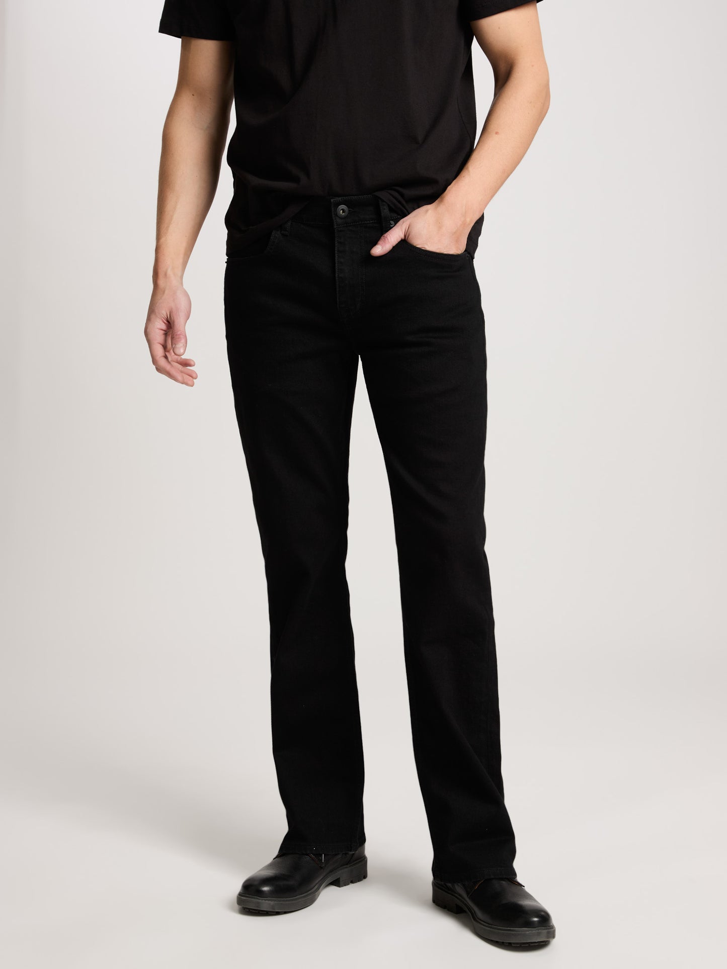 Colin men's jeans slim fit bootcut black.