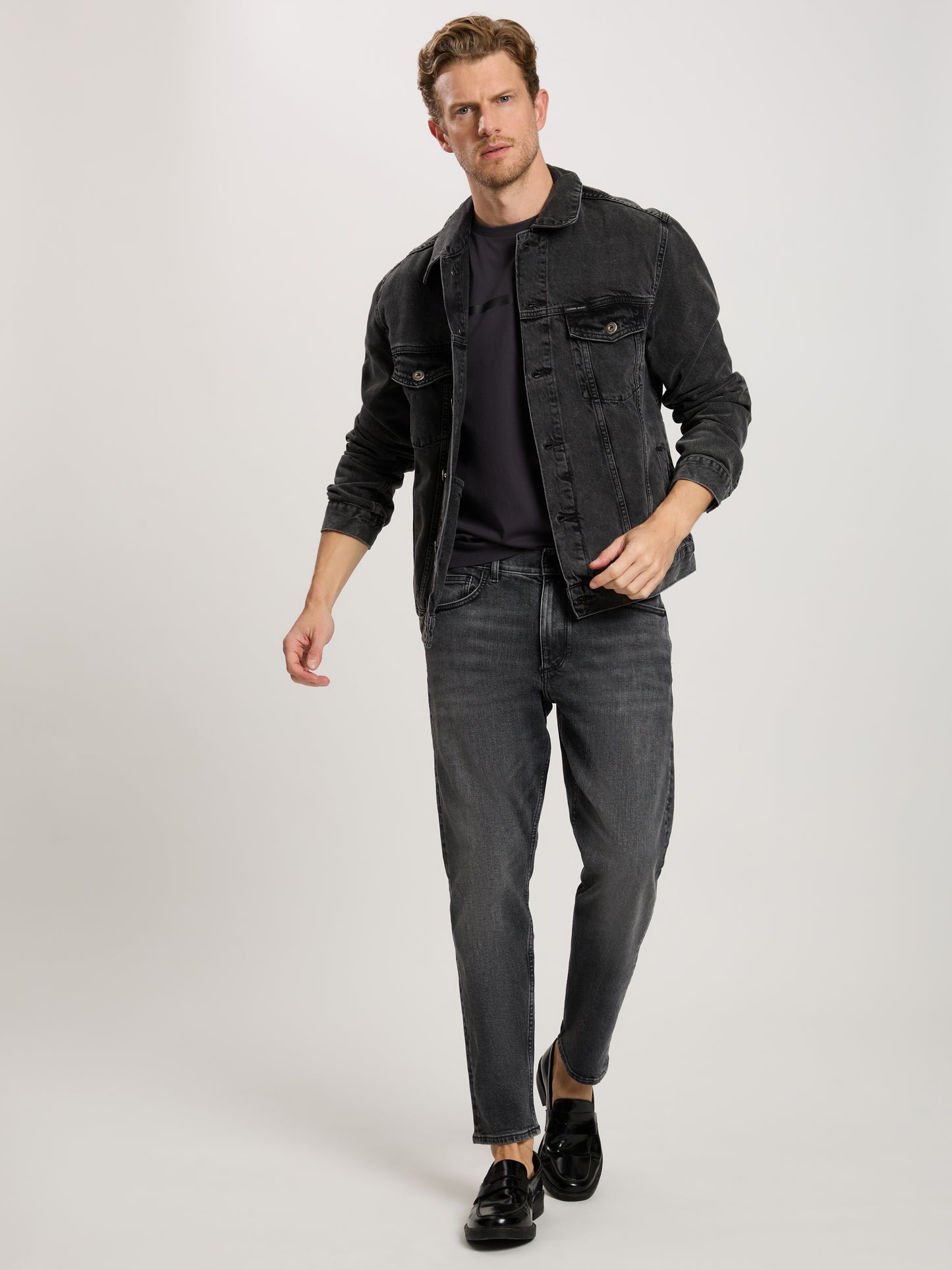 Finn Herren Jeans Tapered Fit Straight Leg anthrazit